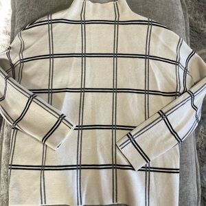 Max Studio White and Black Checkered Turtleneck Sweater